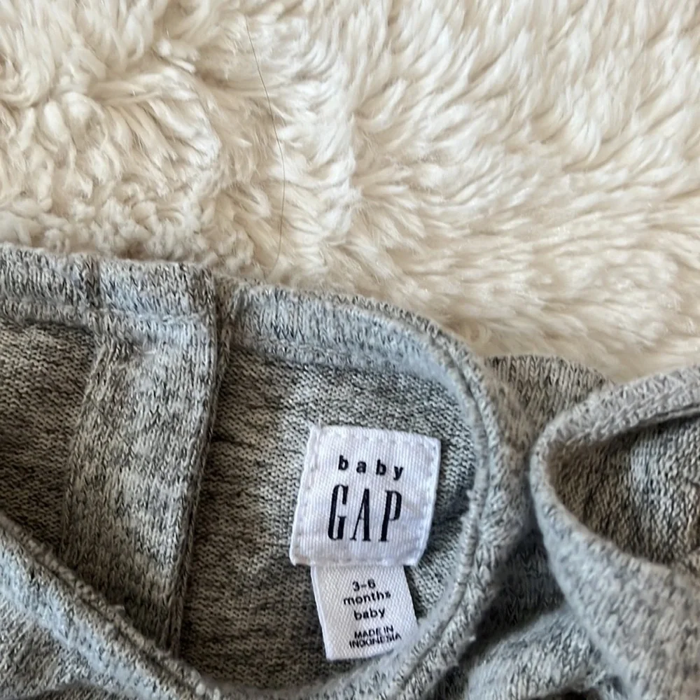 BABYGAP ruffled romper